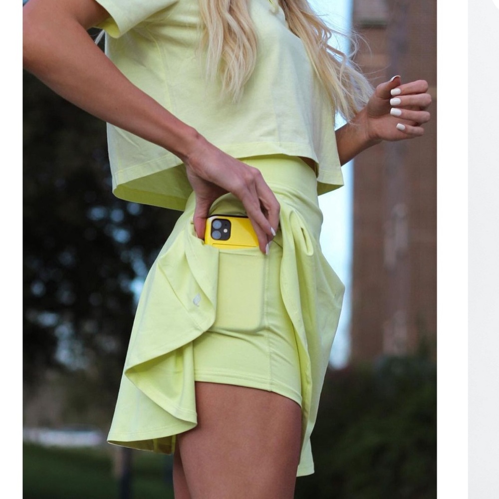 NWT Fabletics Flounce Skirt - LG - Lemon Crème skirt w/built-in shorts & pockets - Picture 14 of 16